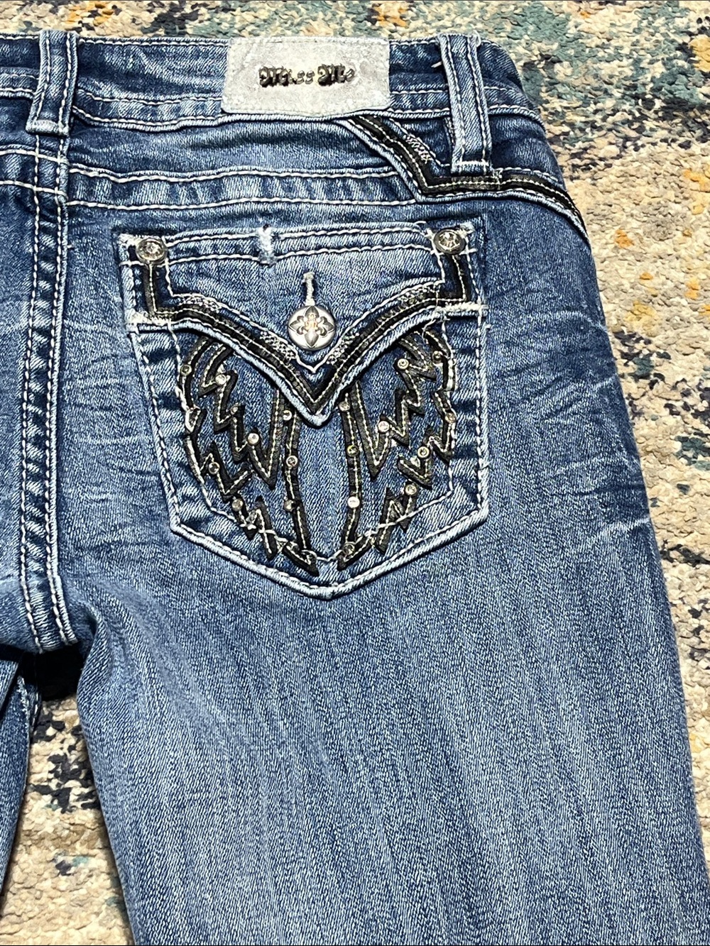Miss Me Low-Rise Boot Cut Jeans Size 28 - Picture 5 of 13
